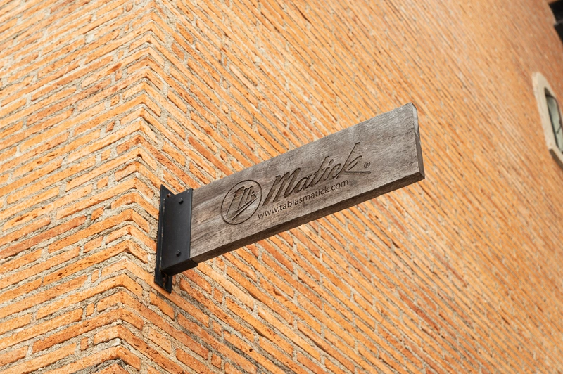 Aviso Matick en Madera